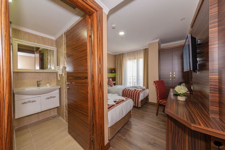 Room 9 of 46