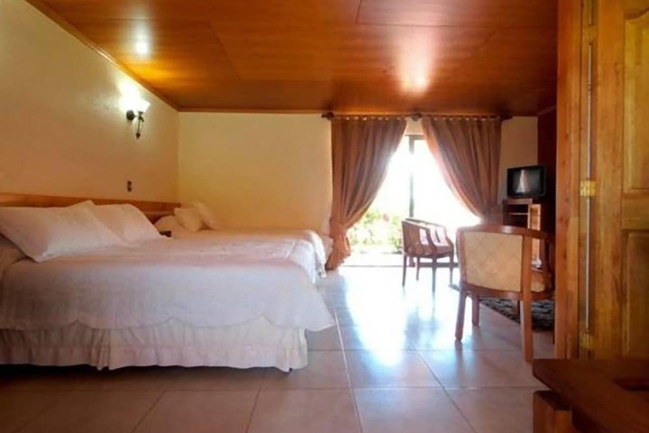 Room 13 of 28