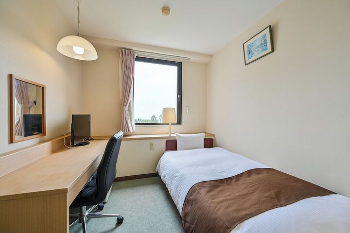 Room 11 of 36