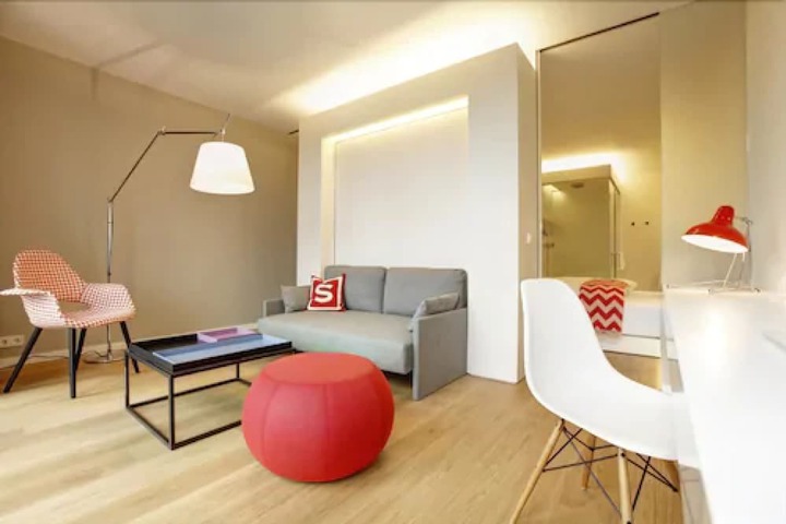 Room 17 of 35