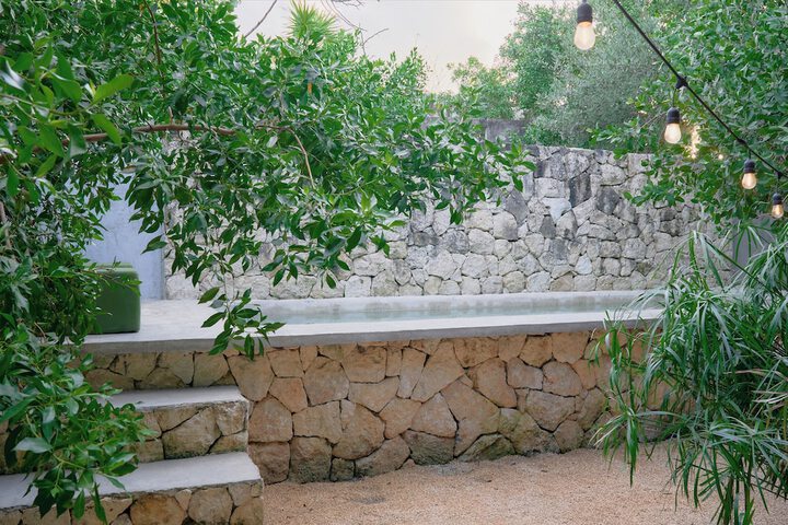 Pool 44 of 58