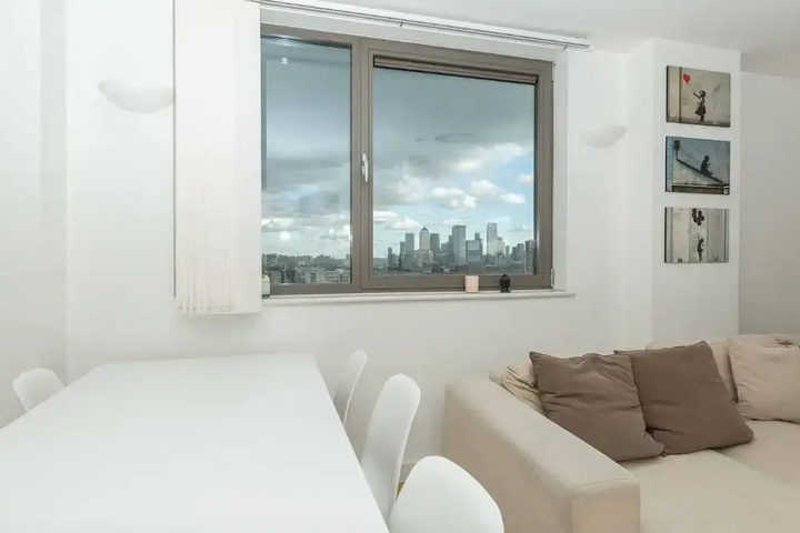 Room 3 of 8