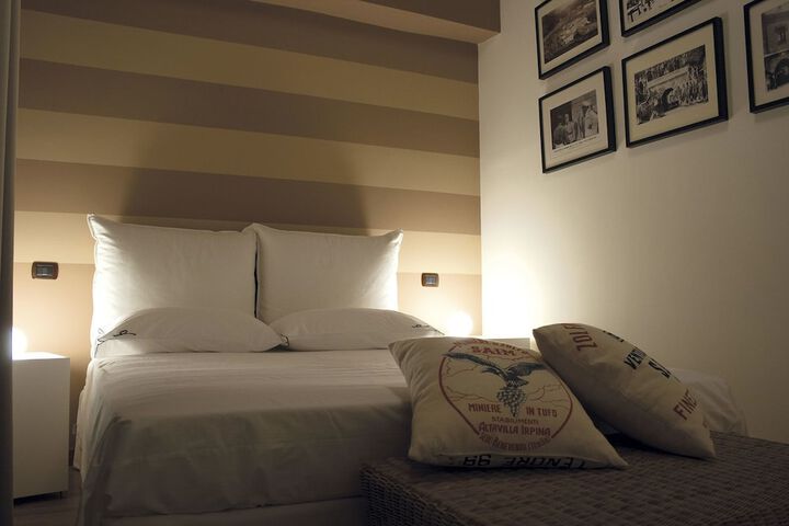Room 6 of 21