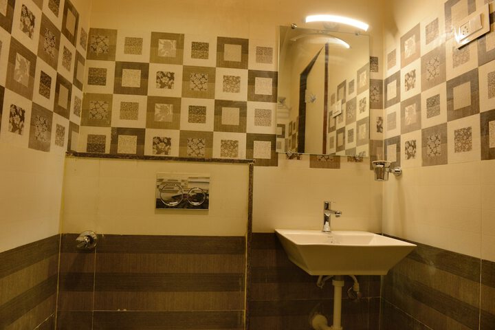 Room 14 of 21