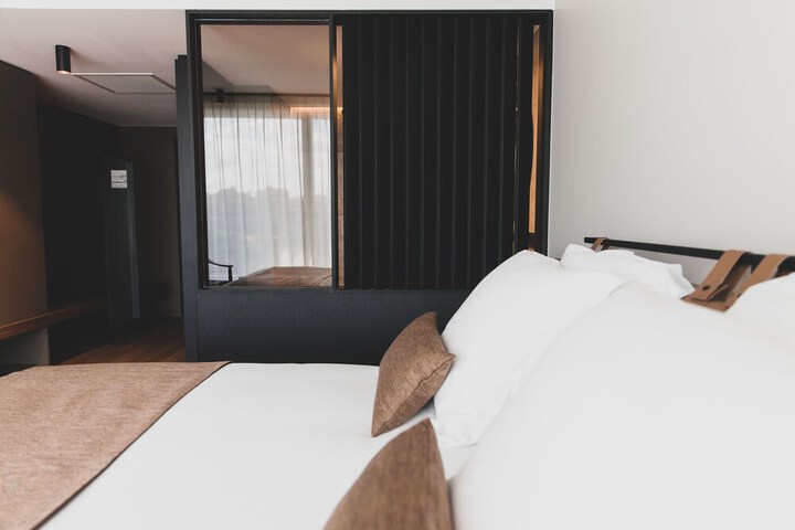 Room 11 of 30