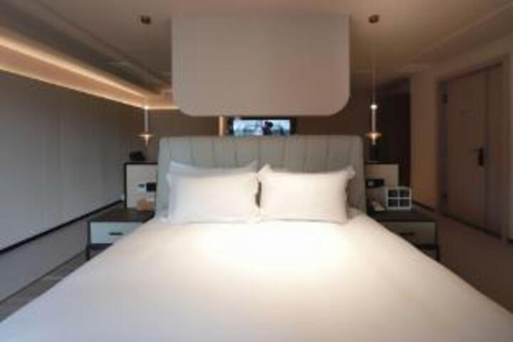 Room 22 of 23