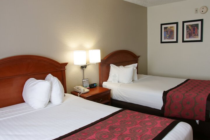 Double Accessible King Size Bed (4 of 7)