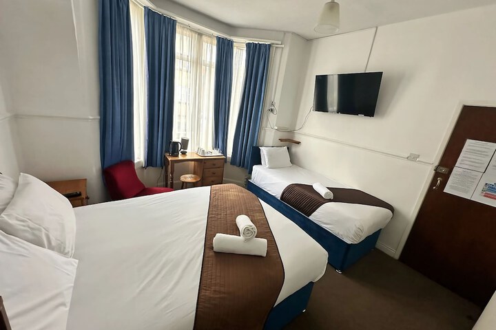 Room 6 of 23