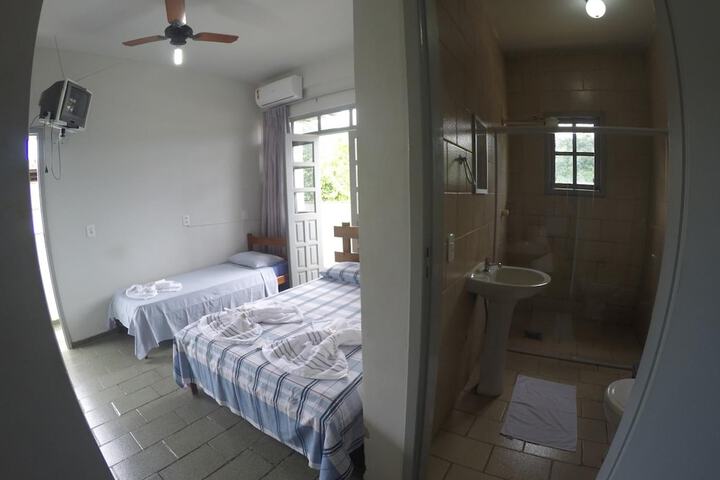 Room 33 of 64