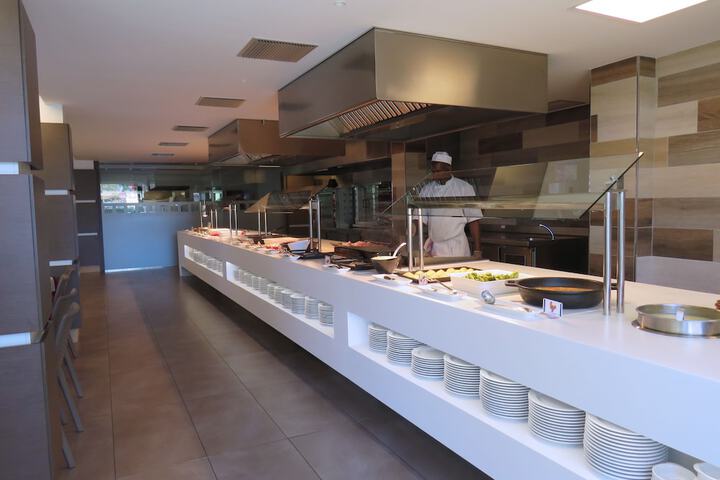 Dining 54 of 66