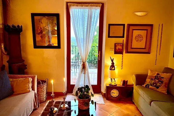 Room 10 of 20
