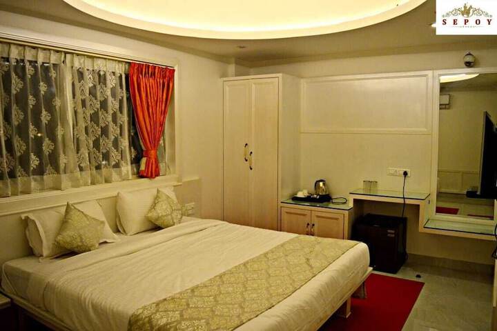 Room 12 of 28