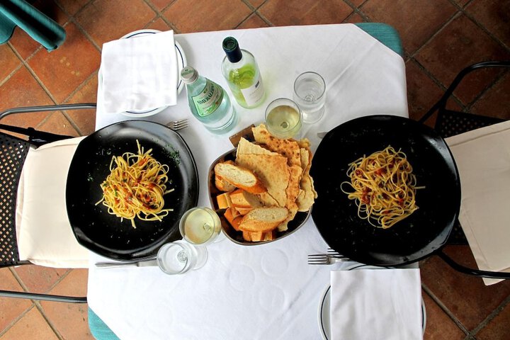 Dining 25 of 54