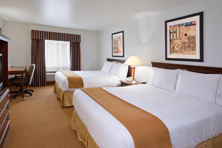 1 Queen Bed (9 of 9)