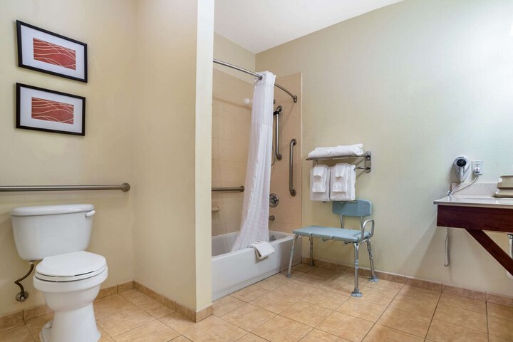 Room 26 of 47