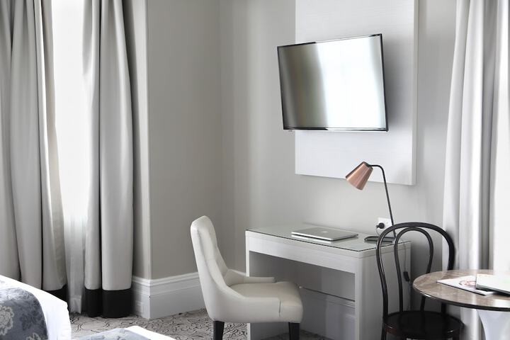 Room 12 of 50