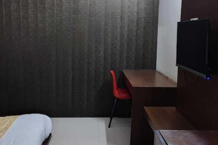 Room 8 of 24
