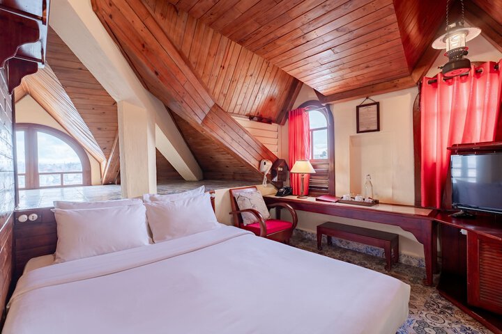 Room 27 of 170