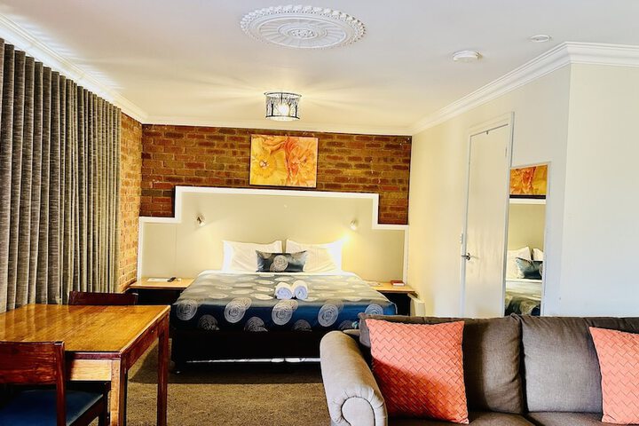 Room 2 of 21
