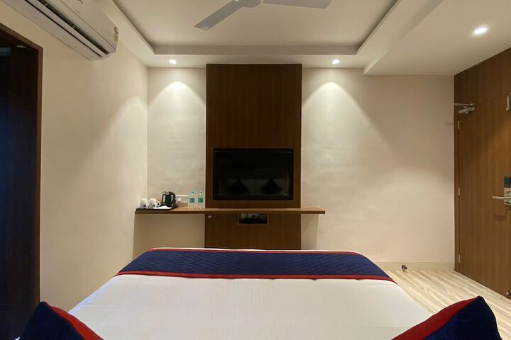 Room 12 of 49