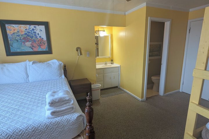 Room 30 of 64