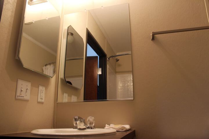 Room 7 of 10