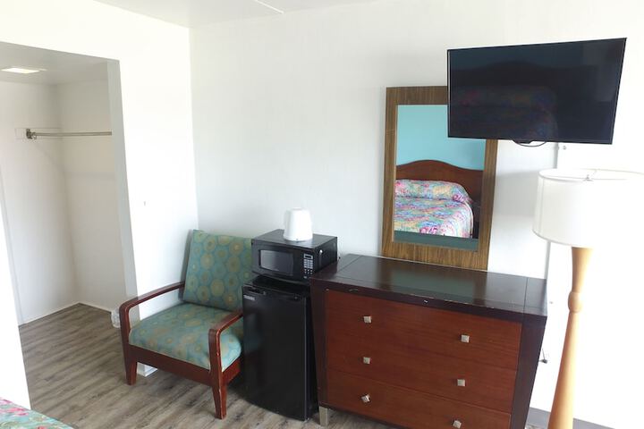 Room 9 of 29