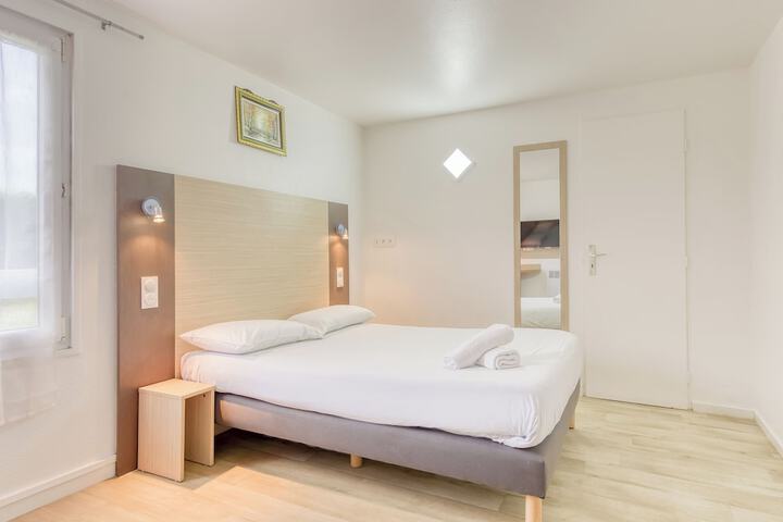 Room 14 of 33
