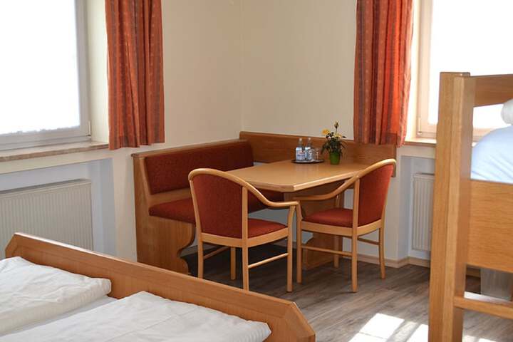 Room 16 of 30