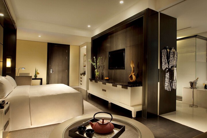 Room 14 of 65