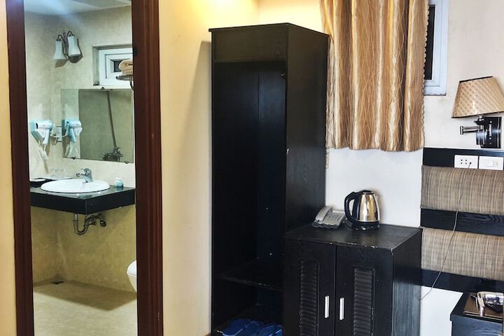 Room 19 of 53