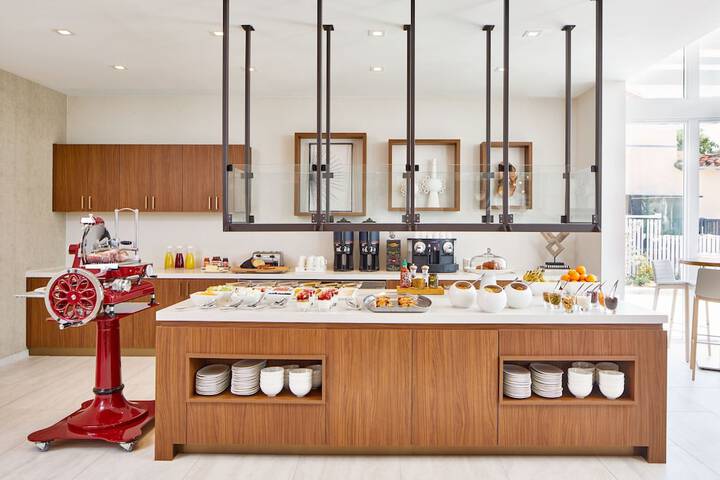 Breakfast buffet