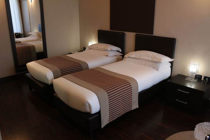 Room 21 of 39