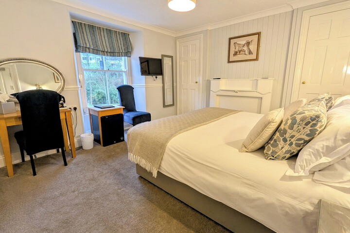Room 35 of 122