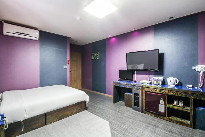 Room 45 of 57