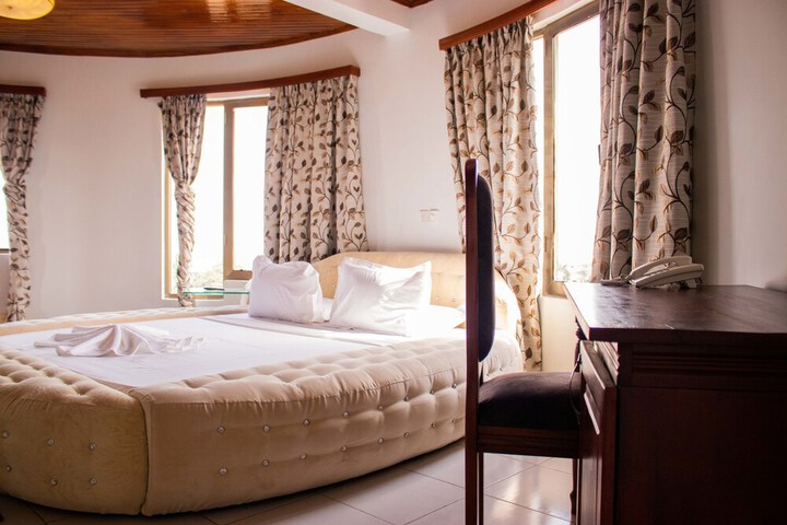 Room 12 of 60