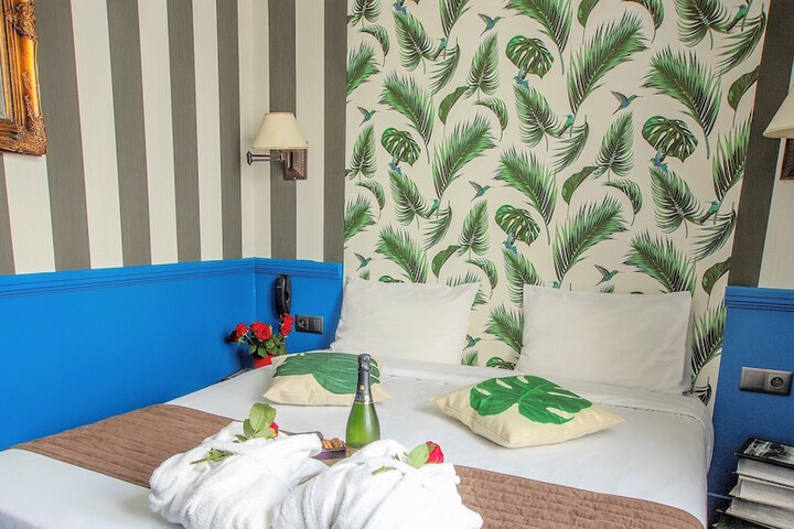 Room 9 of 52
