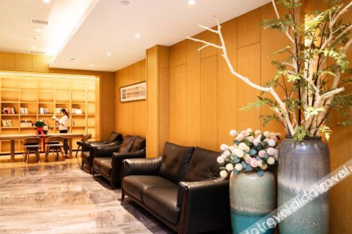 Hotel Interior 6 of 21