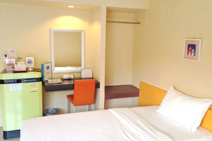 Room 4 of 36