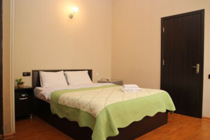 Room 7 of 30
