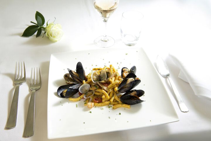 Dining Photos