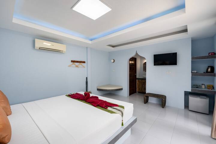 Room 11 of 50
