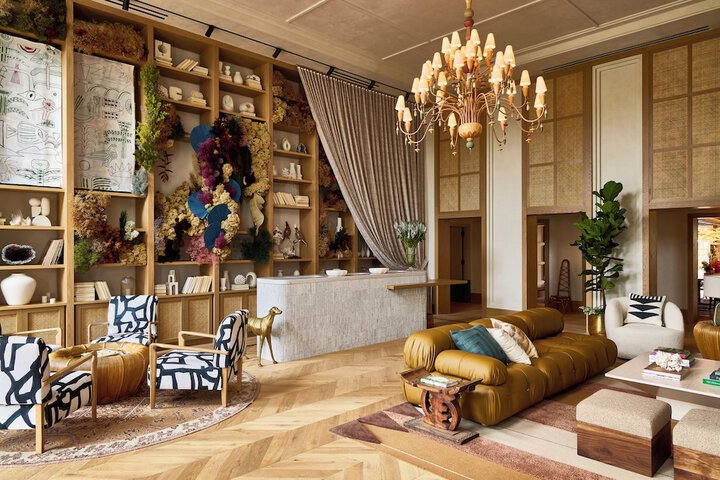 Entrance & Lobby