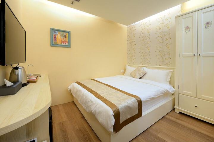 Room 4 of 38