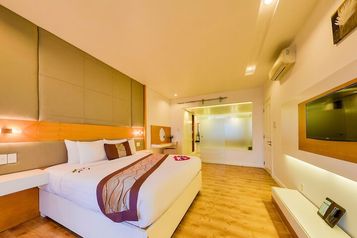 Room 8 of 70