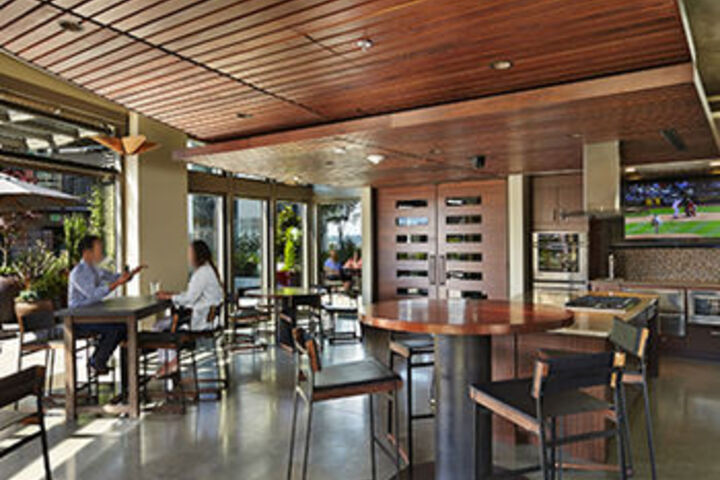 Dining 8 of 9
