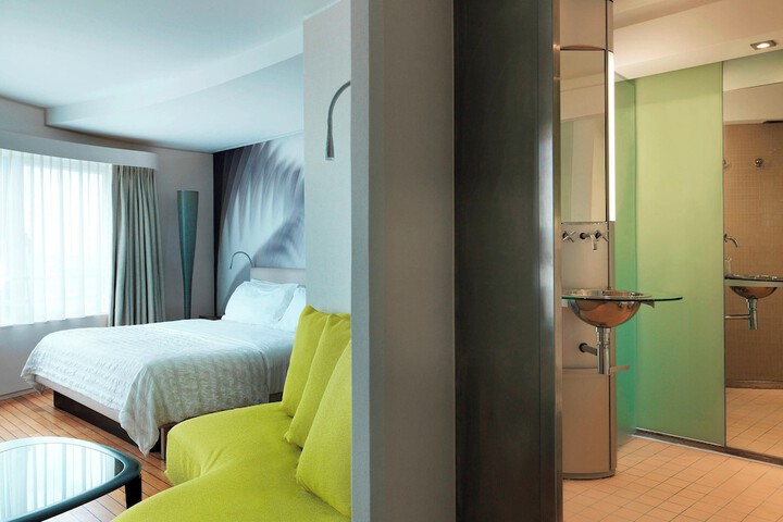 Room 55 of 212
