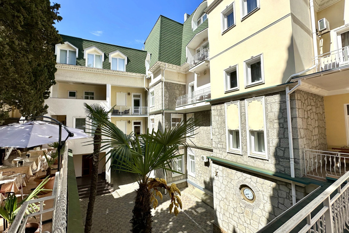 Hotel 37 of 49