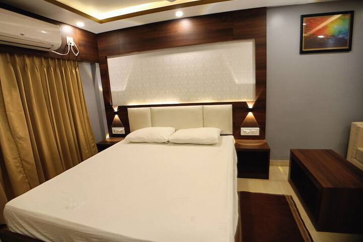 Room 7 of 24
