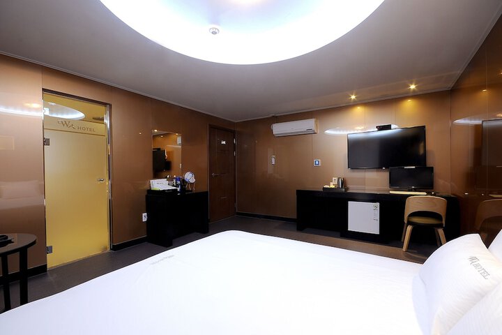 Room 5 of 36
